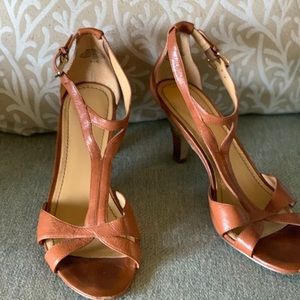 ⭐️SAVE ⭐️ Nine West leather tan heels